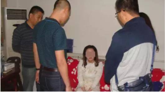 警方抓捕嫌疑人龐某衛(wèi)現(xiàn)場(chǎng)。警方供圖