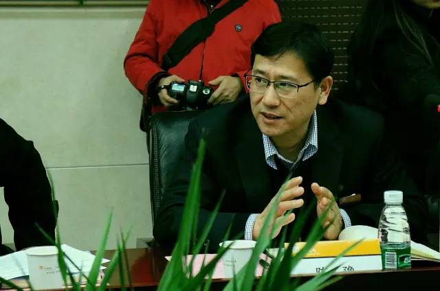 互動結(jié)束后華潤燃氣的陳豫總也對各位達人們提出的問題一一作出解答，可是讓大家伙兒們相當滿意呢！