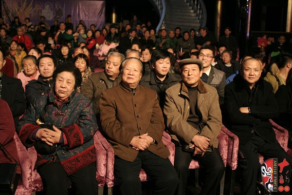 著名豫劇表演藝術(shù)家、小生之帝王素君  著名豫劇表演藝術(shù)家、唐派傳人賈廷聚、楊志禮