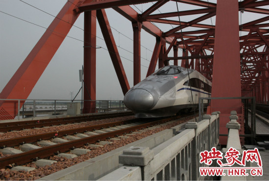 此趟列車為執(zhí)行鄭焦鐵路運(yùn)行試驗(yàn)任務(wù)的DJ55108次動(dòng)檢車。