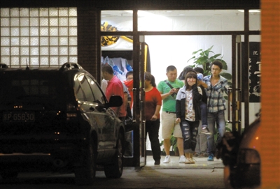 2012年9月17日，廠橋小學(xué)門口，一女子駕車錯將油門當(dāng)剎車，撞死一男學(xué)生。