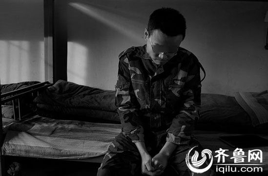 　因癡迷于賭博，研究生方光被學(xué)校開除。方光在濟南一戒網(wǎng)學(xué)校接受教育
