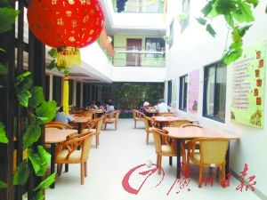 某酒店式養(yǎng)老院的開放餐廳。羅樺琳/圖