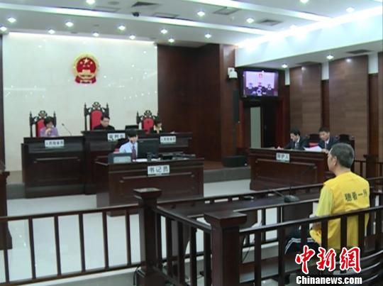 庭審中。 陳啟任 攝