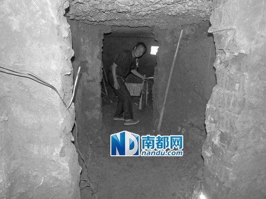 昨日，工人在地宮內(nèi)。CFP圖片