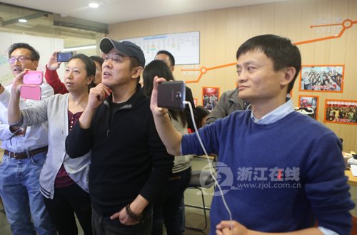 李連杰現(xiàn)身阿里巴巴，助陣雙十一。