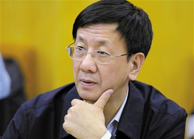 昨日，最高檢檢察長曹建明在遼寧團(tuán)參加“兩高”報(bào)告分組審議。記者 陳杰 攝
