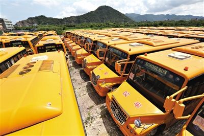 8月28日，浙江溫嶺，擱置農(nóng)村近1年的校車(chē)。