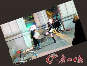 “保時(shí)捷女孩”踢腿救人。