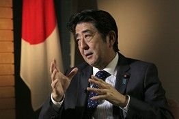 安倍晉三在東京接受《華爾街日報(bào)》采訪