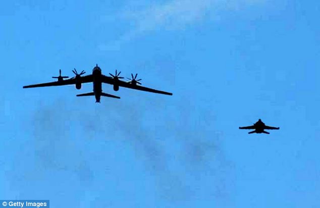 四架俄戰(zhàn)略轟炸機(jī)逼近美國 美軍稱其“表現(xiàn)專業(yè)”