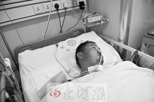 姚戰(zhàn)標因甲烷中毒，大腦受到損害，重度昏迷。