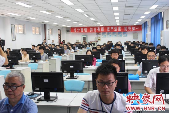 與書面評卷相比,網(wǎng)上評卷由系統(tǒng)自動進(jìn)行分發(fā),減少了試卷過程的周轉(zhuǎn),提高了評卷的工作效率。