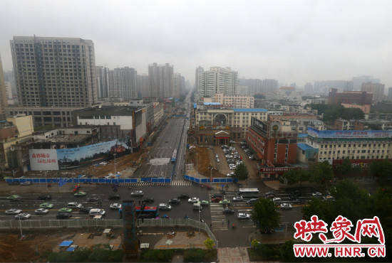 經(jīng)三路下穿金水路隧道工程已經(jīng)開始封閉施工。