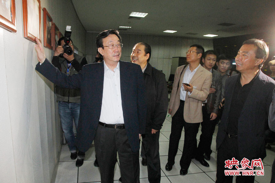 河南省委書記、省人大常委會(huì)主任郭庚茂視察河南人民廣播電臺(tái) 映象網(wǎng)記者邵恰 段晉哲/攝