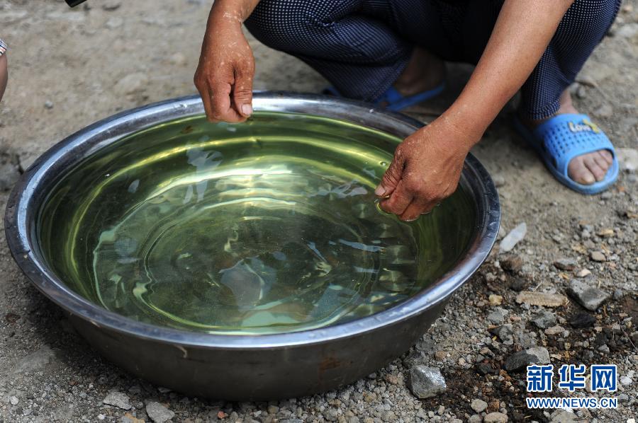地下水成“綠茶”　污染二十多年該誰治？