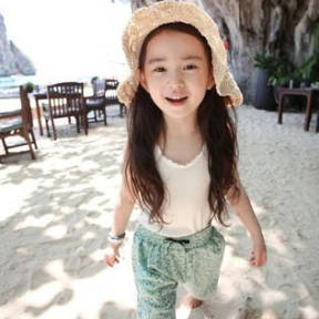 韓國(guó)6歲小蘿莉美照走紅