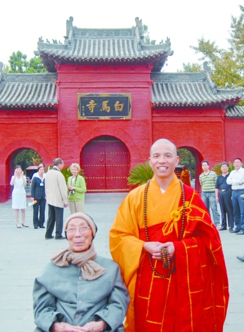 邵逸夫百歲游河南：龍門(mén)石窟、白馬寺曾留下足跡