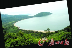長(zhǎng)長(zhǎng)的沙灘海岸。