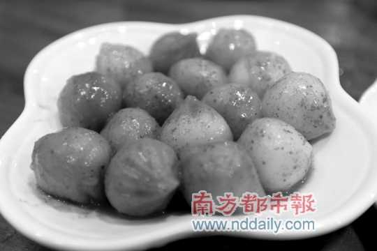 碧紗籠的水晶包,帶著咖啡味。
