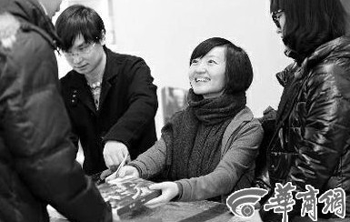 1月19日，柴靜在西安簽售新書《看見》時和讀者交流。
