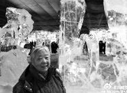 鄭淵潔為81歲母親所拍圖片。