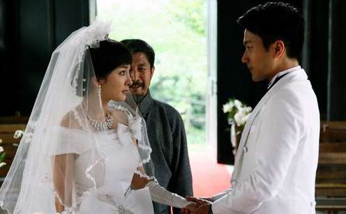楊冪劉愷威婚紗造型。