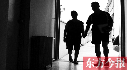 生活節(jié)奏加快，再加上工作壓力大，現(xiàn)在年輕人很容易忽略退休在家、更需要關(guān)心的老人 記者 張曉冬/圖