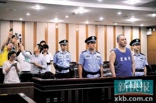 廣州市民政局民間組織管理局稽查處原處長李軍犯猥褻兒童罪，被判處有期徒刑4年。記者 孫毅/攝