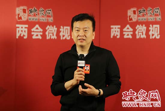 全國(guó)人大代表張澤群接受映象網(wǎng)“兩會(huì)微視”訪談。