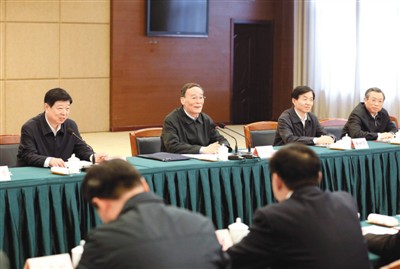 3月25日，王岐山在山東省臨沂市蒙陰縣主持召開蒙陰縣委常委擴(kuò)大會議。