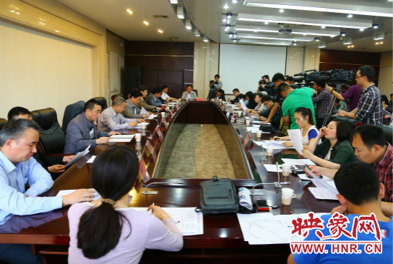 鄭州三環(huán)快速化工程通車新聞發(fā)布會(huì)現(xiàn)場(chǎng)。