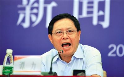 　譚力 男，1955年10月生，漢族，重慶市人，大學(xué)學(xué)歷，有知青經(jīng)歷。2009年3月前，一直在四川工