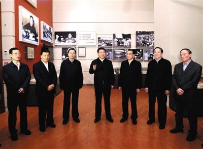 2012年11月29日，習(xí)近平等在國家博物館參觀《復(fù)興之路》展覽，提出為實現(xiàn)中國夢而奮斗。