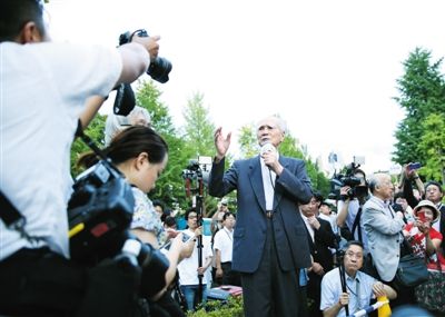 23日，91歲的日本前首相村山富市在東京街頭演講，反對(duì)日本政府強(qiáng)行推進(jìn)安保法案。