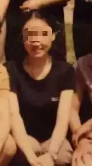 吳老師教音樂，已在該校工作十幾年。