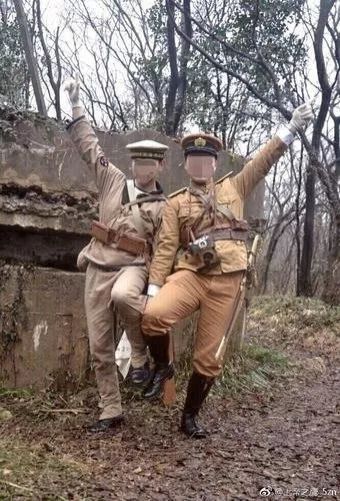 犯眾怒！兩男子抗日碉堡前扮日本兵拍照 警方介入