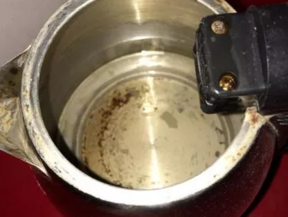 太惡心！女游客竟用酒店燒水壺煮自己的臟內(nèi)褲