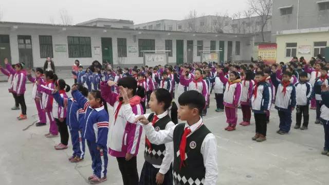 關(guān)愛留守兒童送溫暖，帶去我們冬日的關(guān)愛