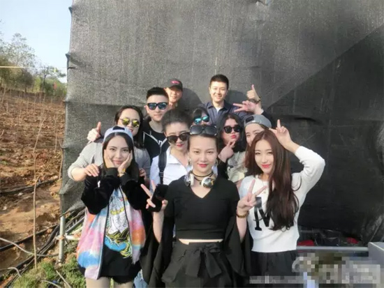 能認出幾位超女？王佳月和其他兩位超女本周就要前往長沙咯