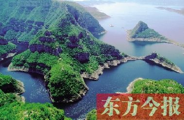 碧水藍(lán)天有綠色,是濟(jì)源人生活的愿望。如今,正是因?yàn)闈?jì)源有山有水,綠樹(shù)成蔭,很多在外工作的濟(jì)源人慢慢選擇回家鄉(xiāng)買(mǎi)房定居。