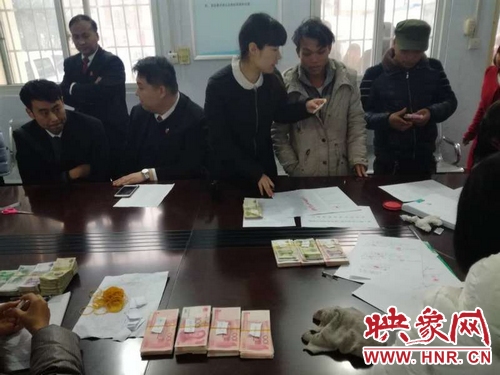 滎陽(yáng)78名貴州籍農(nóng)民工兄弟拿到工資回家啦！