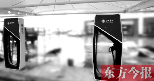 京港澳高速原陽服務(wù)區(qū)，已經(jīng)進(jìn)入調(diào)試階段的專為小型乘用電動(dòng)汽車充電的快速充電樁站