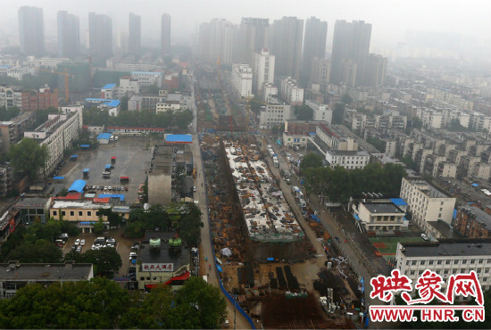明年春節(jié)前高架橋部分道路將建成通車。