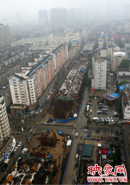 隴海路高架橋已雛形顯現(xiàn)。