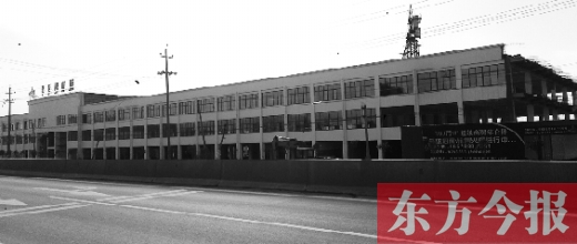 家居建材城已經(jīng)封頂，可耿莊村的安置房還未見蹤影。