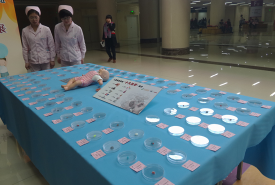 鄭州市兒童醫(yī)院舉行的首屆兒童氣道、食道異物展