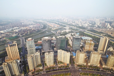 不少網(wǎng)友認為，不動產(chǎn)統(tǒng)一登記會使房價下跌。