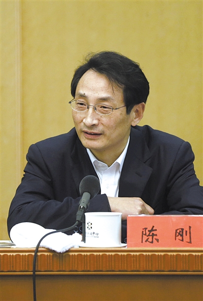 昨日，北京市人大代表、北京市副市長(zhǎng)陳剛參與豐臺(tái)團(tuán)小組討論。 新京報(bào)記者 浦峰 攝