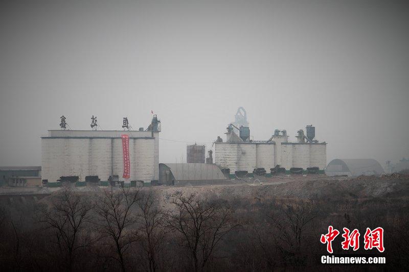 　2014年2月17日，石家莊市再次啟動(dòng)壓減水泥過(guò)剩產(chǎn)能、治理大氣污染水泥企業(yè)集中爆破拆除行動(dòng)。